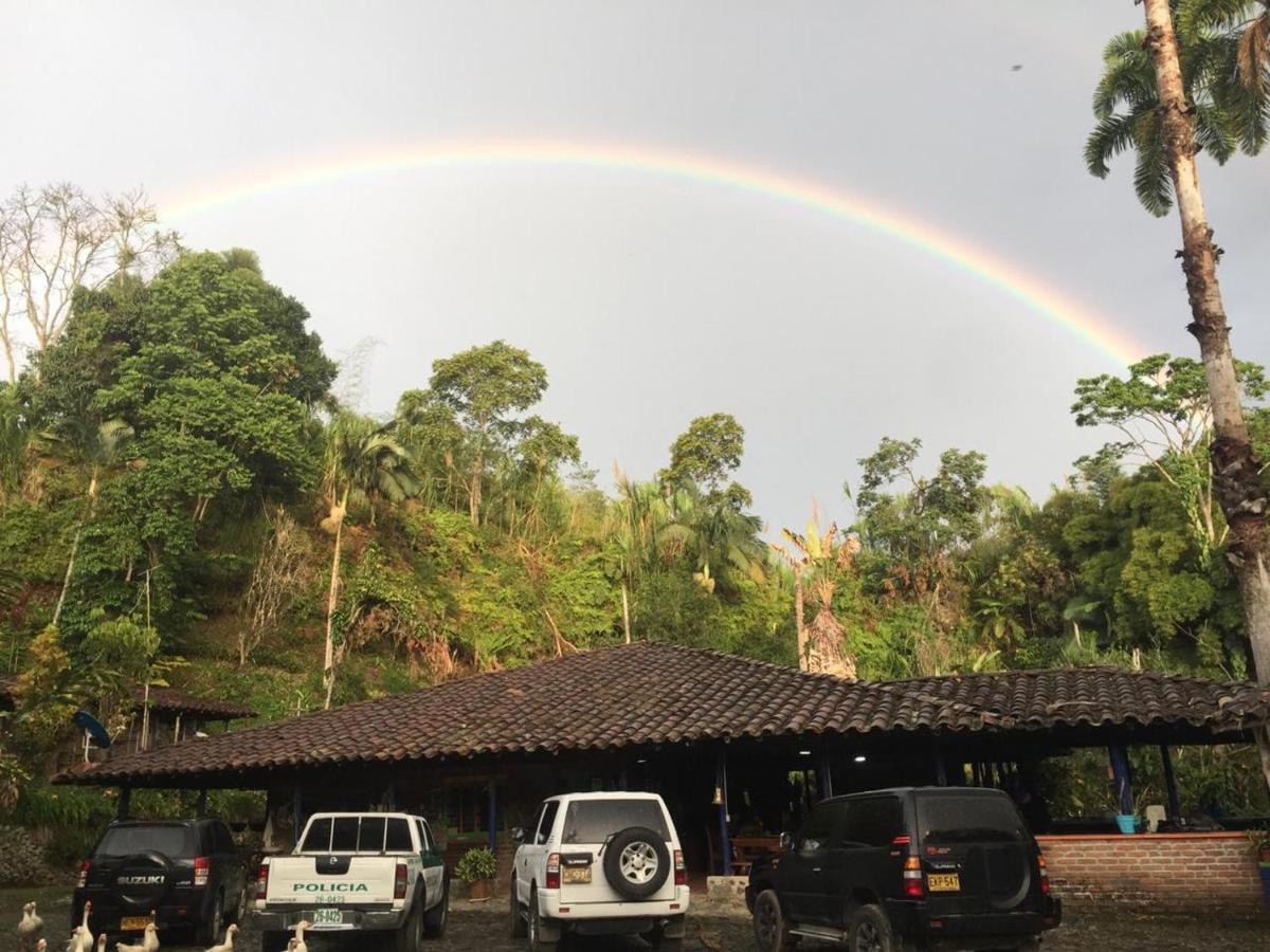 Eco Hotel Los Lagos Marsella  エクステリア 写真